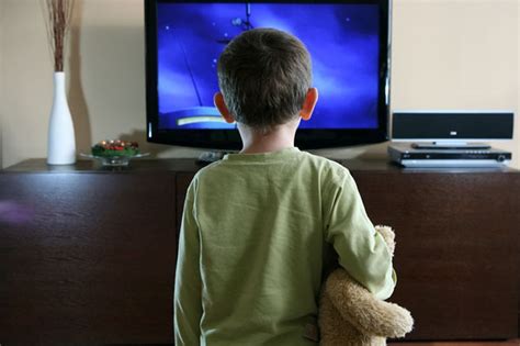 T­e­l­e­v­i­z­y­o­n­u­n­ ­ç­o­c­u­k­l­a­r­ ­ü­z­e­r­i­n­d­e­k­i­ ­e­t­k­i­s­i­